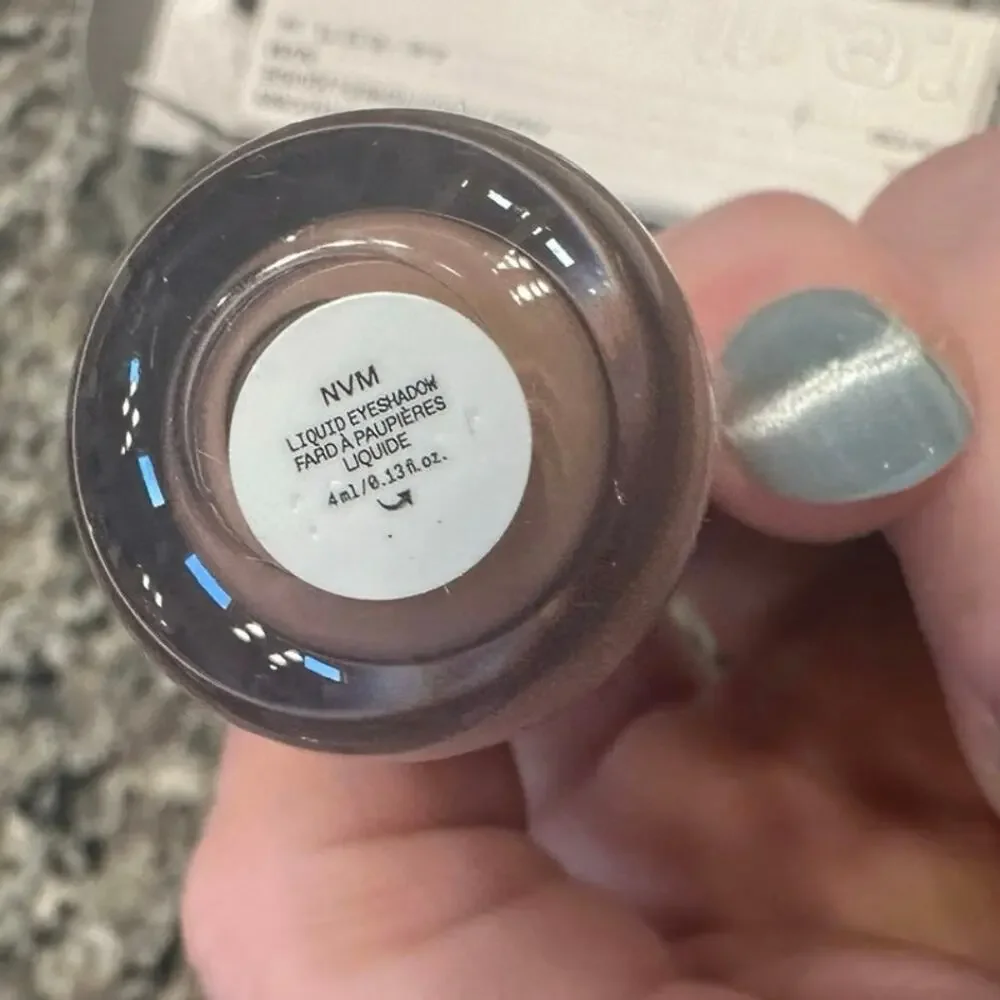 Full size matte liquid shadow in taupe color  BNIB